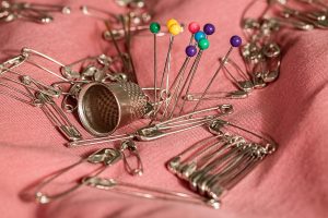 毒針の画像あり!?ボールペン型や懐中電灯型が過去に公開されていた!