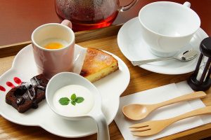 カフェ 天手古舞とギター工房暗中模索の場所はどこ？メニューと値段も調査