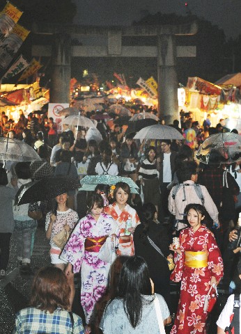 放生会雨降り