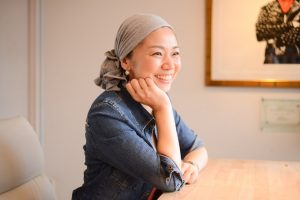 角田真住Armoniaのヘッドスカーフ通販サイトや値段は？生きるを伝える