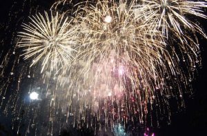 伊勢崎花火大会2019の穴場と駐車場は？交通規制とトイレも調査