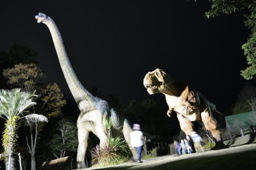 東公園　恐竜
