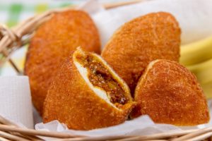 豊後竹田駅･カレーパン｢ランチカフェらんぷ屋｣の営業時間や口コミまとめ